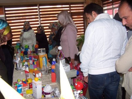 Yıldırımlı miniklerin Geometrik Robot Sergisi yoğun ilgi gördü