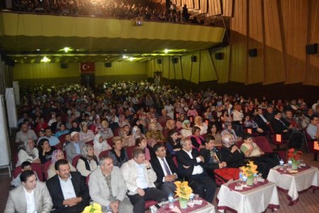 Yıldız: Güneydoğu'daki çocukları biz eğitmezsek dağda eğitilirler