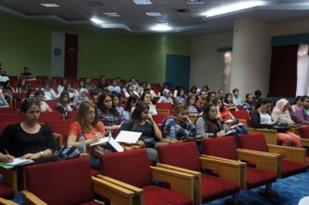 Yıldız Holding, üniversitelerdeki yenilikçi öğrencileri ödüllendiriyor