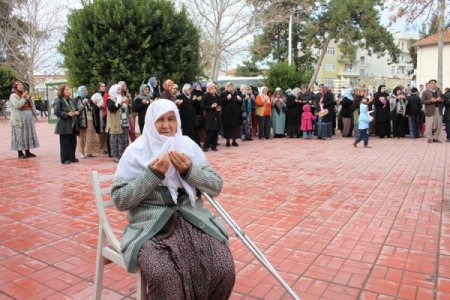 Yılın ilk umre kafilesi dualarla uğurlandı