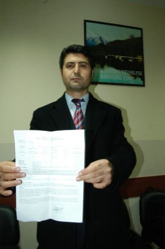 Yıllık Kesinti Yapılacağını Belirtmeyen Bankaya Dava Açtı, 95 Lirasını Geri Aldı