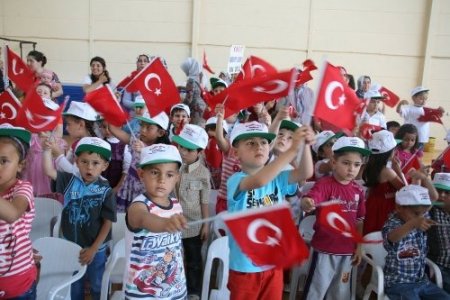 Yılsonu şenliğinde palyaço sürprizi