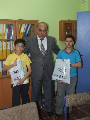 YOGİSAD Başkanı Çelik, başarılı öğrencileri ödüllendirdi