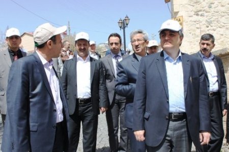 YÖK Başkanı Çetinsaya, Elazığ'ın tarihi mekanlarını gezdi