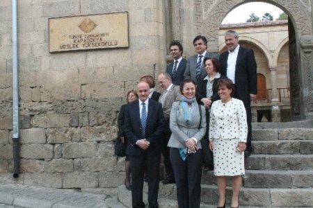YÖK Başkanı Çetinsaya: Üniversitelerin bir fonksiyonu da topluma hizmet