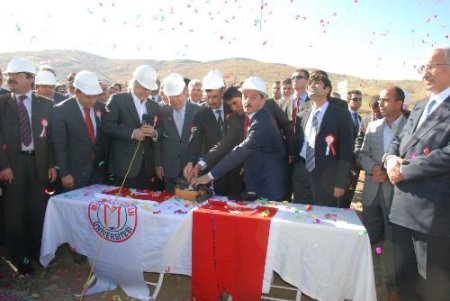 Yök Başkanı Özcan Alparslan Üniversitesi'nde Temel Atma Törenine Katıldı