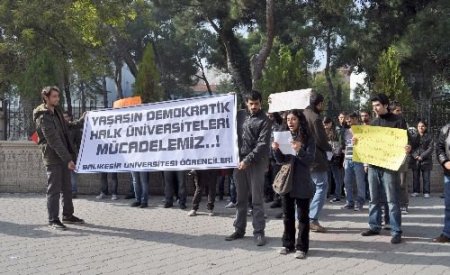 Yök'ün Yıldönümü Balıkesir'de Protesto Edildi