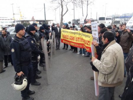 Yol kapatan işçilere müdahale