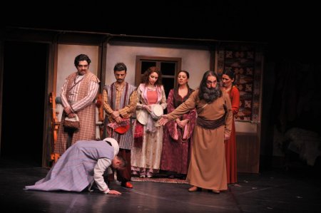 ‘Yol Ter Gül’ oyunu seyircilerle buluşmaya devam ediyor