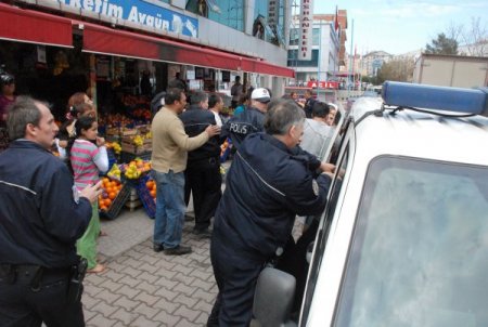 Yol Verme Tartışması Kavgaya Döndü