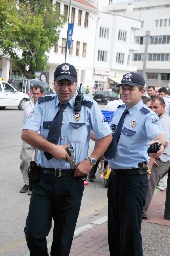 Yol Verme Tartışmasında Silah Çekildi