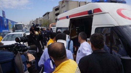 Yolcu minibüsü yan yattı: 16 yaralı (2)