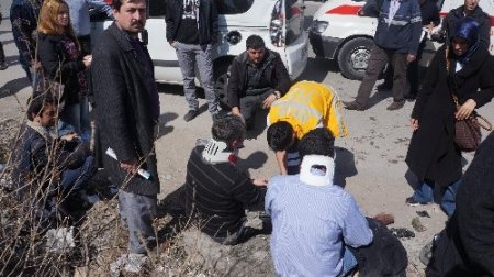 Yolcu minibüsü yan yattı: 16 yaralı (2)