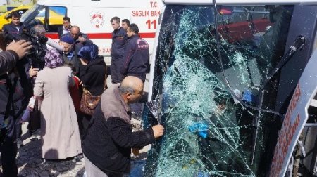 Yolcu minibüsü yan yattı: 16 yaralı (2)