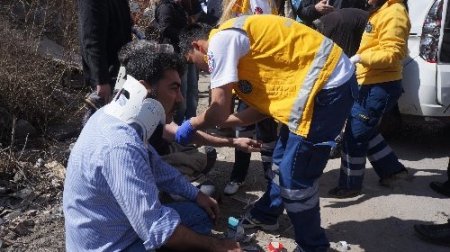 Yolcu minibüsü yan yattı: 16 yaralı (2)