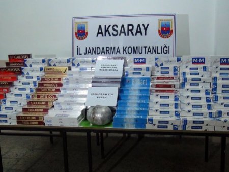 Yolcu otobüslerinde kaçak sigara ve esrar ele geçirildi