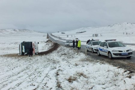 Yolcu otobüsü devrildi: 16 yaralı