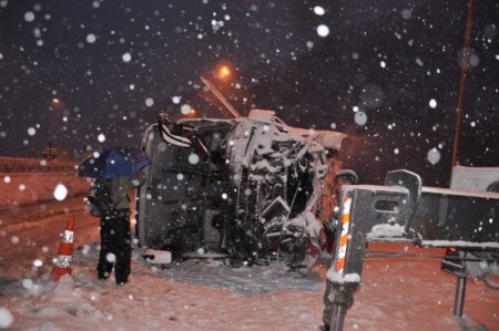 Yolcu otobüsü takla attı: 1 ölü, 10 yaralı (2)