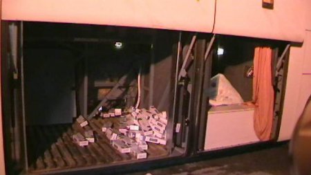 Yolcu otobüsüyle kaçak sigara sevkiyatına polis engeli