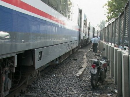 Yolcu Treni Motorsiklete Çarptı: 1 Ağır Yaralı