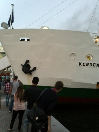 Yolcu vapuru iskeleye çarptı