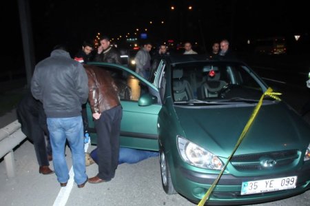 Yolda giderken fenalaştı, otomobilini durdurduktan sonra öldü