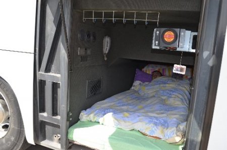 Yollarda sevgi taşır, hasretleri sevince dönüştürür otobüs şoförleri…