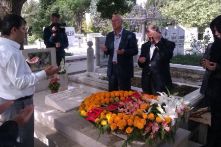 Yönetmen Halit Refiğ dualarla anıldı