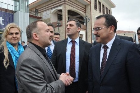 Yöresel el sanatları için kapı kapı dolaşıyor