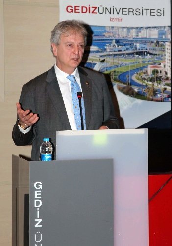 Yorgancılar: Gediz'in üç yılda 52 ülkeden öğrencisi olması başarıdır