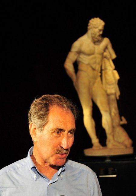 Yorgun Herakles Heykeli