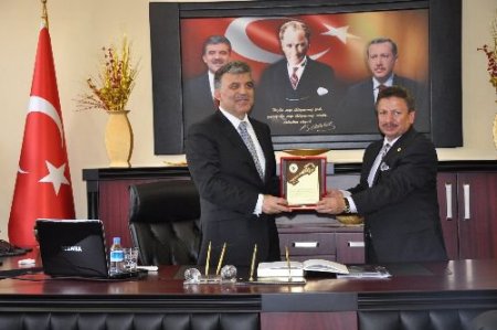 Yozgat Belediyesi, Cumhurbaşkanı Gül'e Fahri Hemşehrilik Beratı Verdi