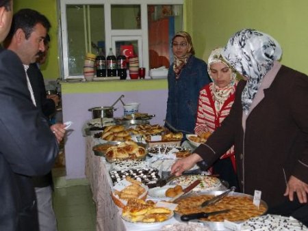 Yozgat Eğitim Vakfı'ndan İhtiyaç Sahibi Öğrenciler Yararına Kermes