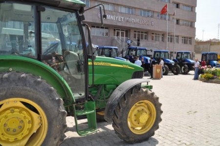 Yozgat Emniyeti, 13 Traktörü Çalan Hırsızlık Şebekesini Çökertti