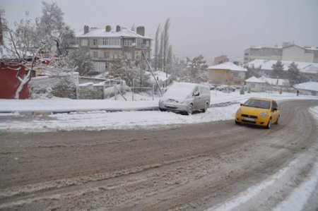 Yozgat güne beyaz örtüyle uyandı