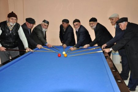 Yozgat Huzurevi Sakinleri Bilardoda Rakip Arıyor