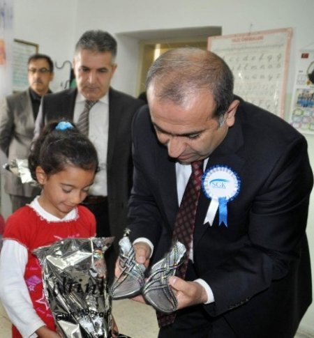 Yozgat SGK İl Müdürlüğü'nden köy okulu öğrencilerine hediye