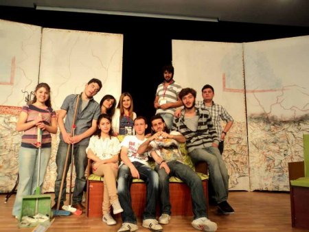 Yozgat Tiyatro Sürmeli, 'Bir sen eksiktin' adlı oyununu izleyicilerle buluşacak