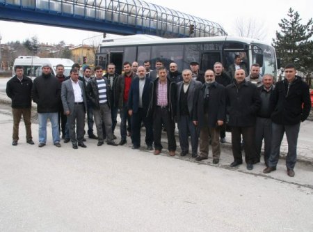 Yozgatlı çiftçiler traktör fabrikasını gezmeye gitti