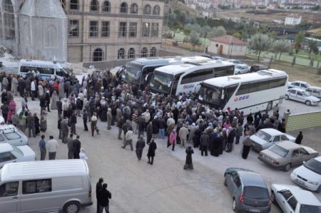 Yozgatlı Hacı Adayları Dualarla Kutsal Topraklara Uğurlandı