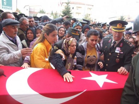 Yozgatlı şehidin kanser hastası annesi hayatını kaybetti