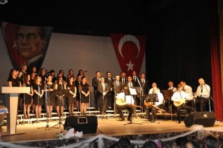 Yozgatlılar, öğretmenler korosunun türküleriyle coştu