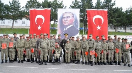 Yozgat’ta 18 engelli, bir günlüğüne asker oldu