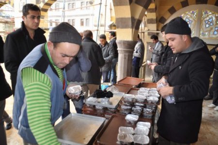 Yozgat’ta 3 bin kişiye aşure dağıtıldı