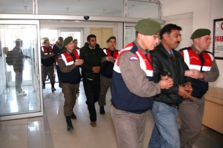 Yozgat’ta avcılar 4 kablo hırsızını yakalattı