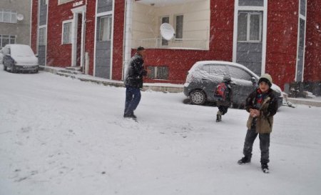 Yozgat’ta etkili olan kar yağışı hayatı olumsuz yönde etkiledi