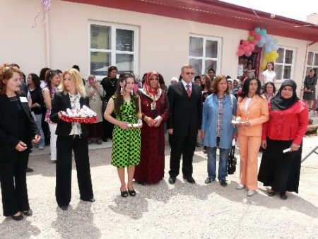 Yozgat'ta Halk Eğitim Merkezi Yıl Sonu Sergisi Açıldı