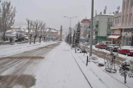 Yozgat’ta kar yağışı etkisini sürdürüyor