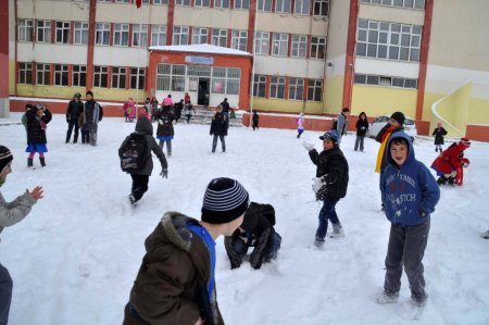 Yozgat’ta kar yağışı kenti beyaza bürüdü