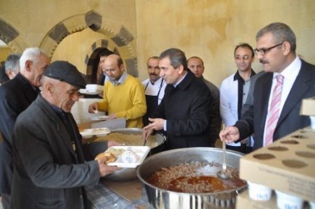 Yozgat'ta Kutlu Doğum Haftası dolayısıyla bin 500 kişilik yemek dağıtıldı